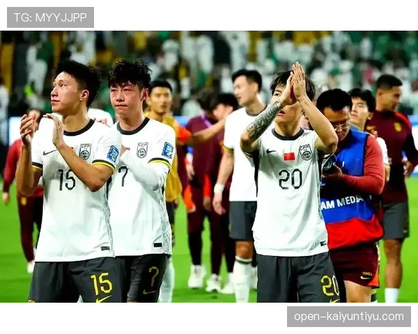 澳大利亚男足迎世预赛关键战，后防调整展现战术应对